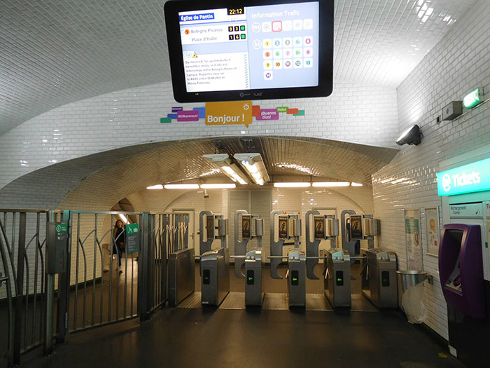 Турникеты усиленного типа в Парижском метрополитене